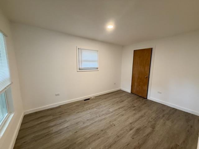 655 Illinois Ave - Photo 7 of 9