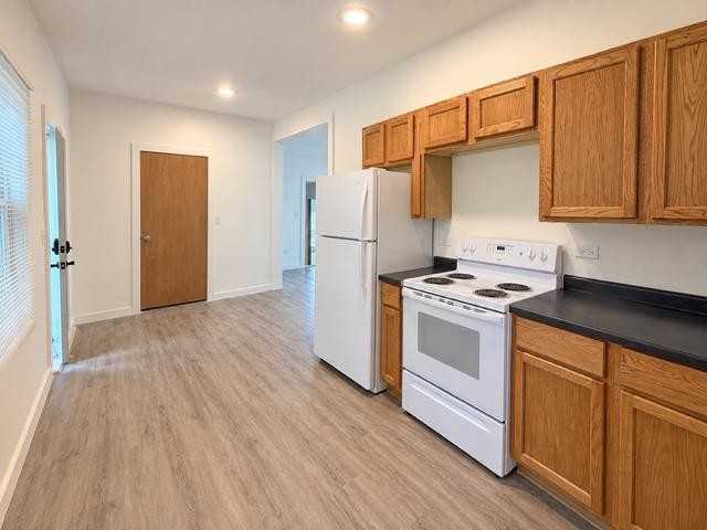 655 Illinois Ave - Photo 3 of 8