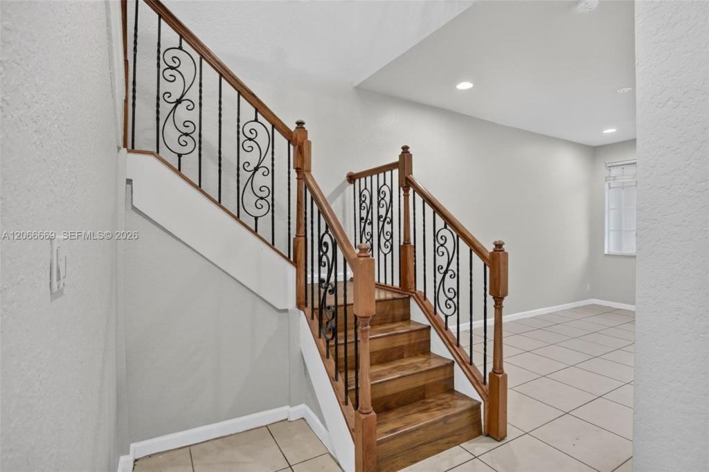 5337 Sw 40th Ave - Photo 2 of 13