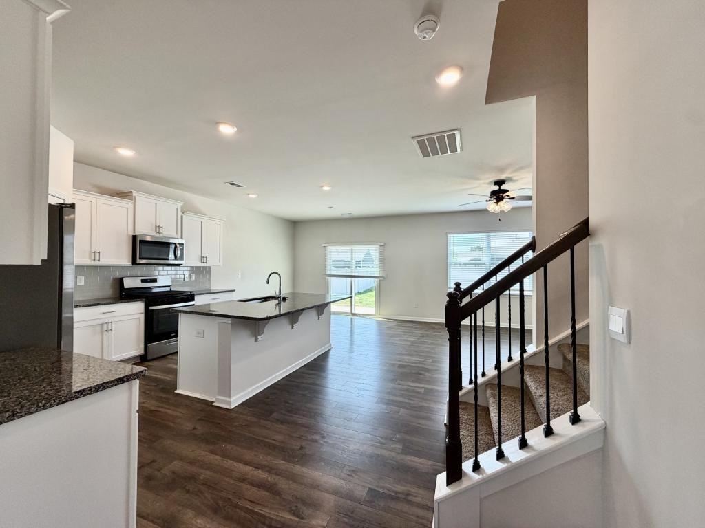 517 Bonifay Dr - Photo 6 of 47