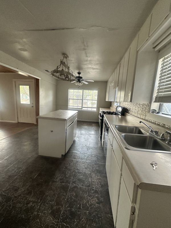 820, W Frey St - Photo 7 of 11
