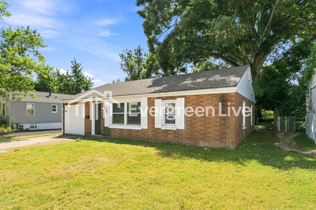 9736 Flora Ave - Photo 2 of 15