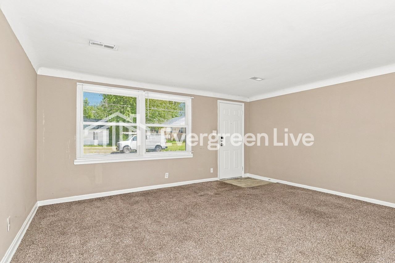 9736 Flora Ave - Photo 4 of 15