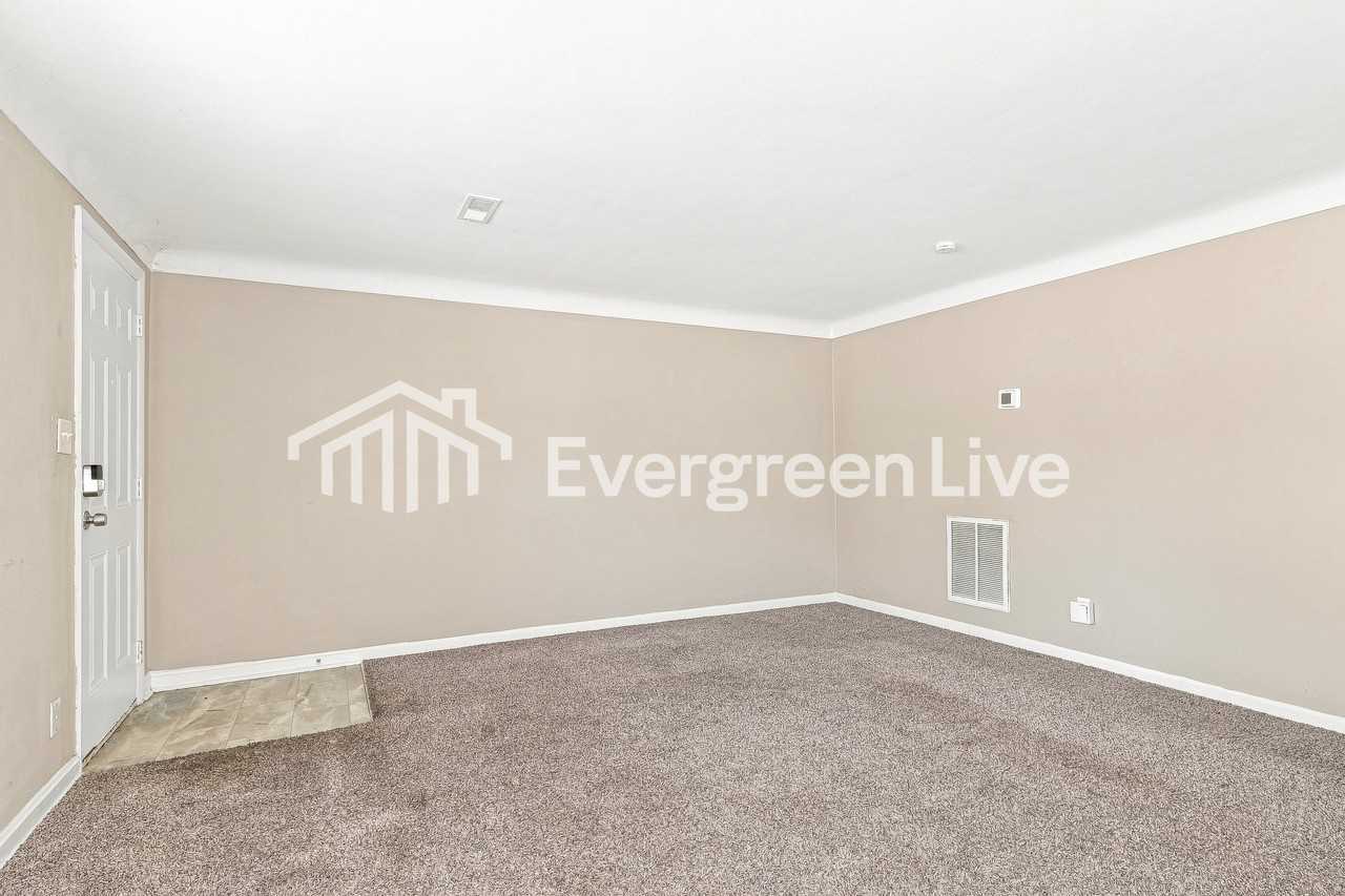 9736 Flora Ave - Photo 5 of 15