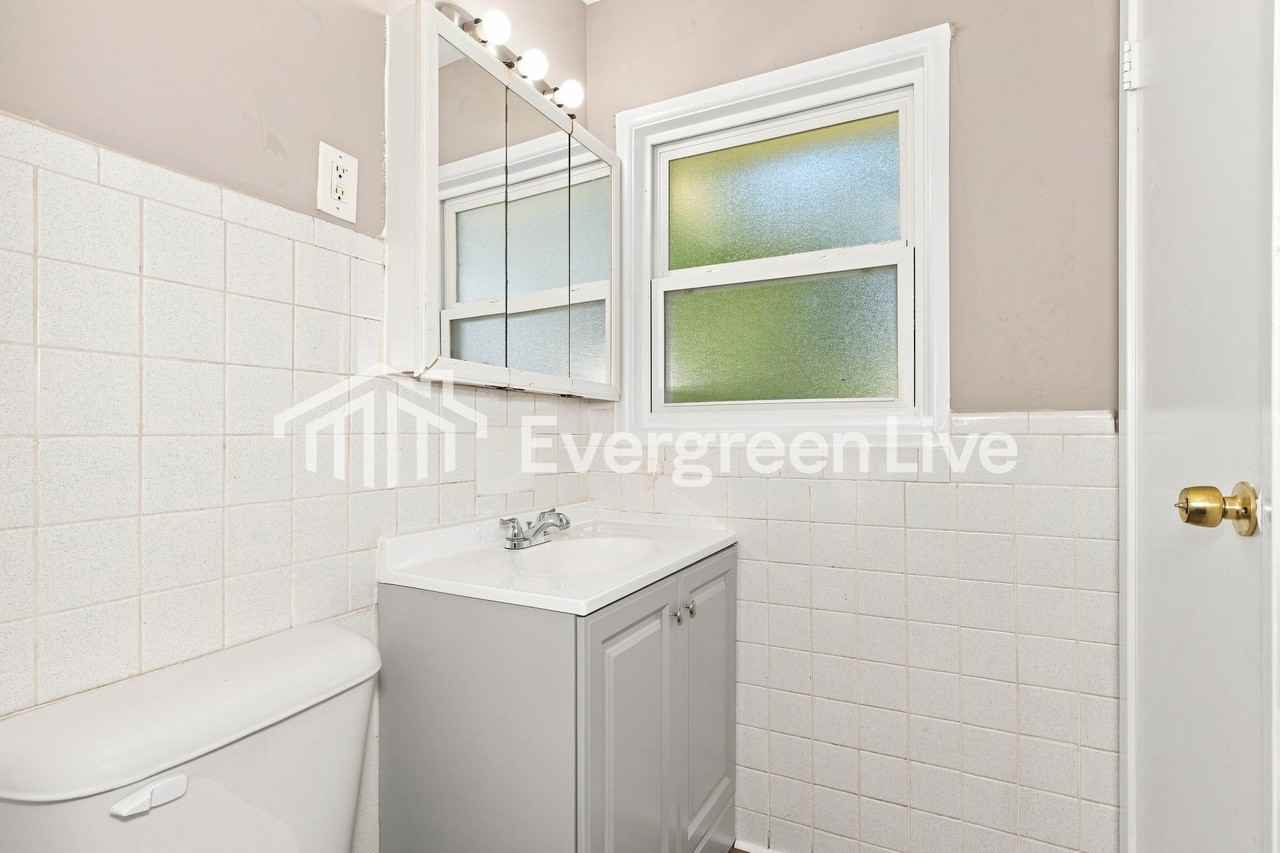1320 Columbus Dr - Photo 7 of 15