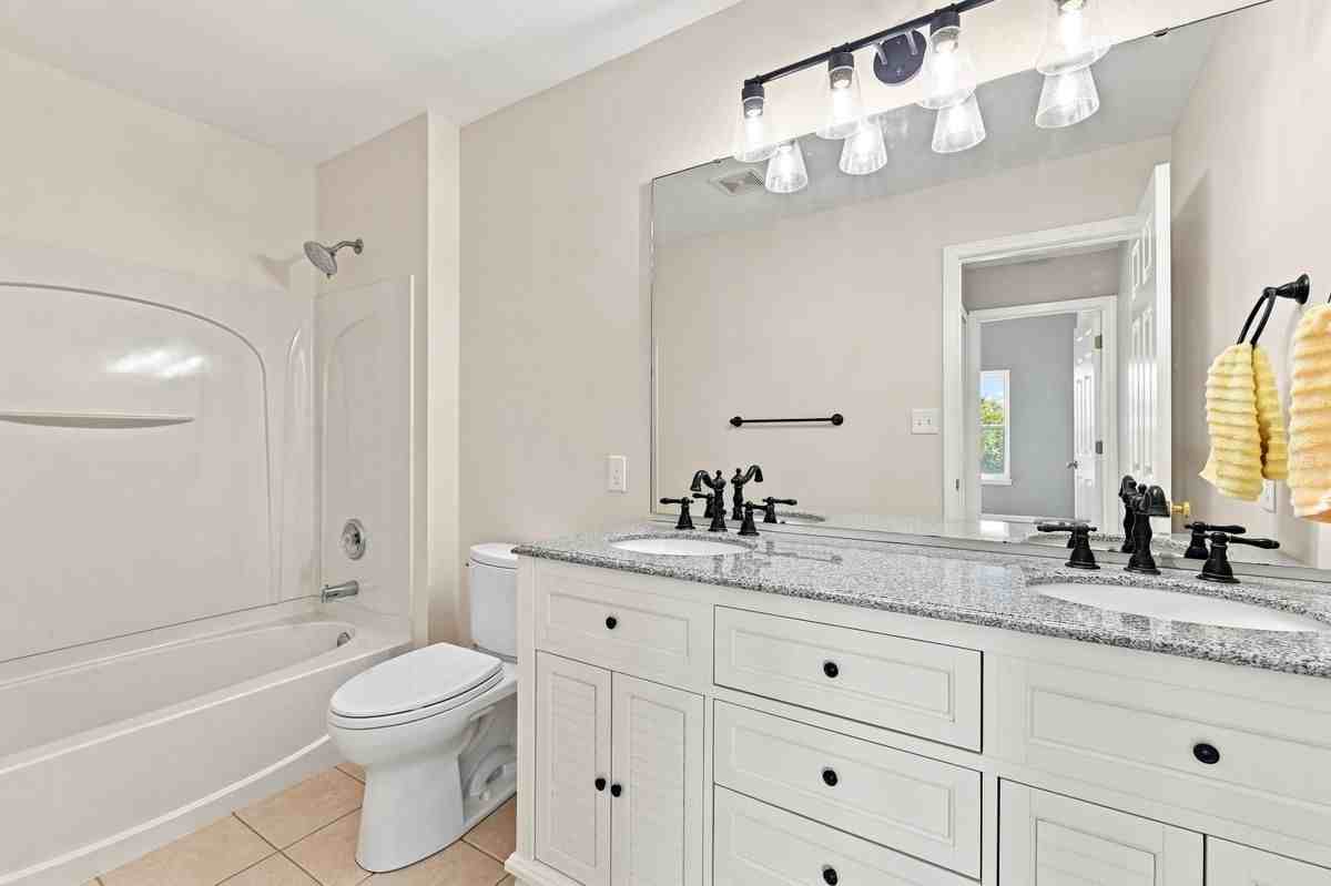 306 Tyndale Dr - Photo 4 of 12