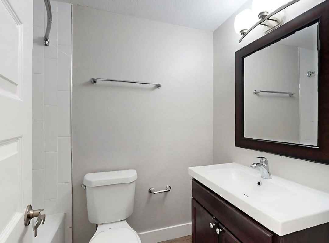 569 S Forest St ##107 - Photo 4 of 5
