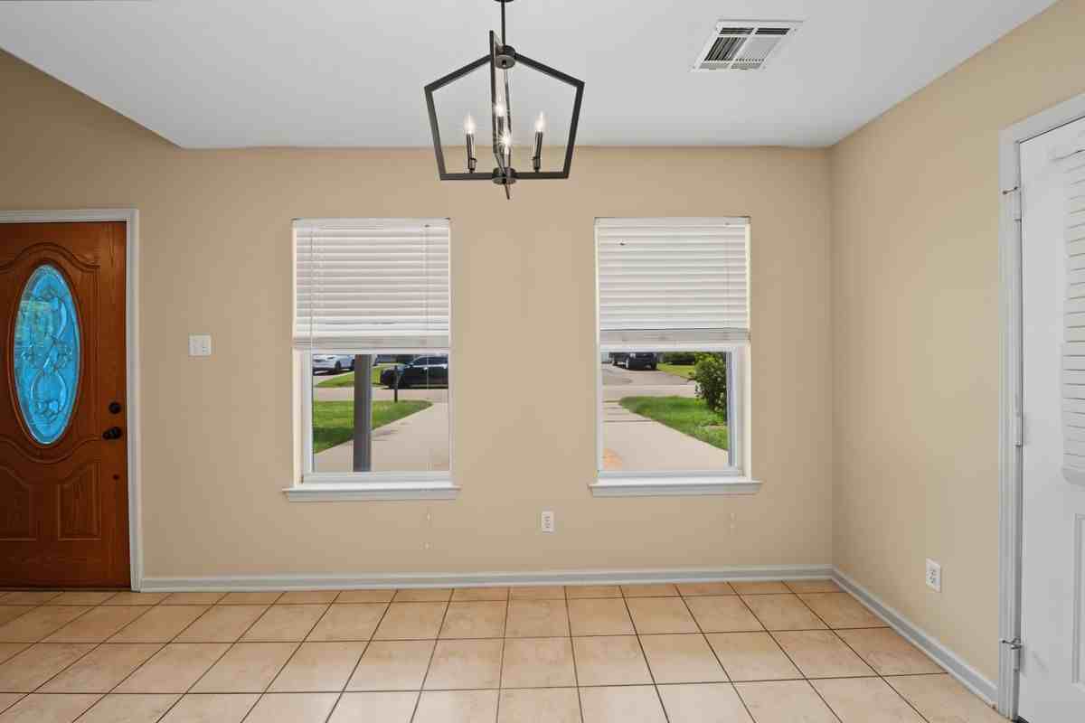 70208 9th St - Photo 7 of 24