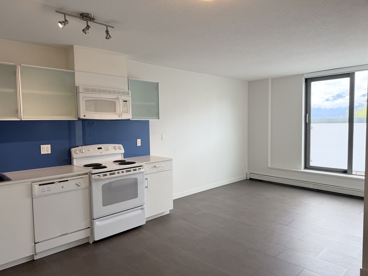 66 West Cordova Street #708 - Photo 3 of 21