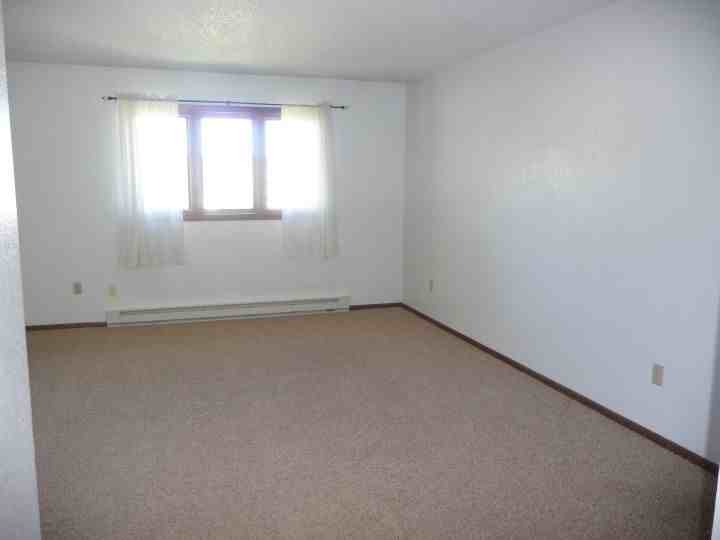 326 Westchester Sq N #C - Photo 2 of 7