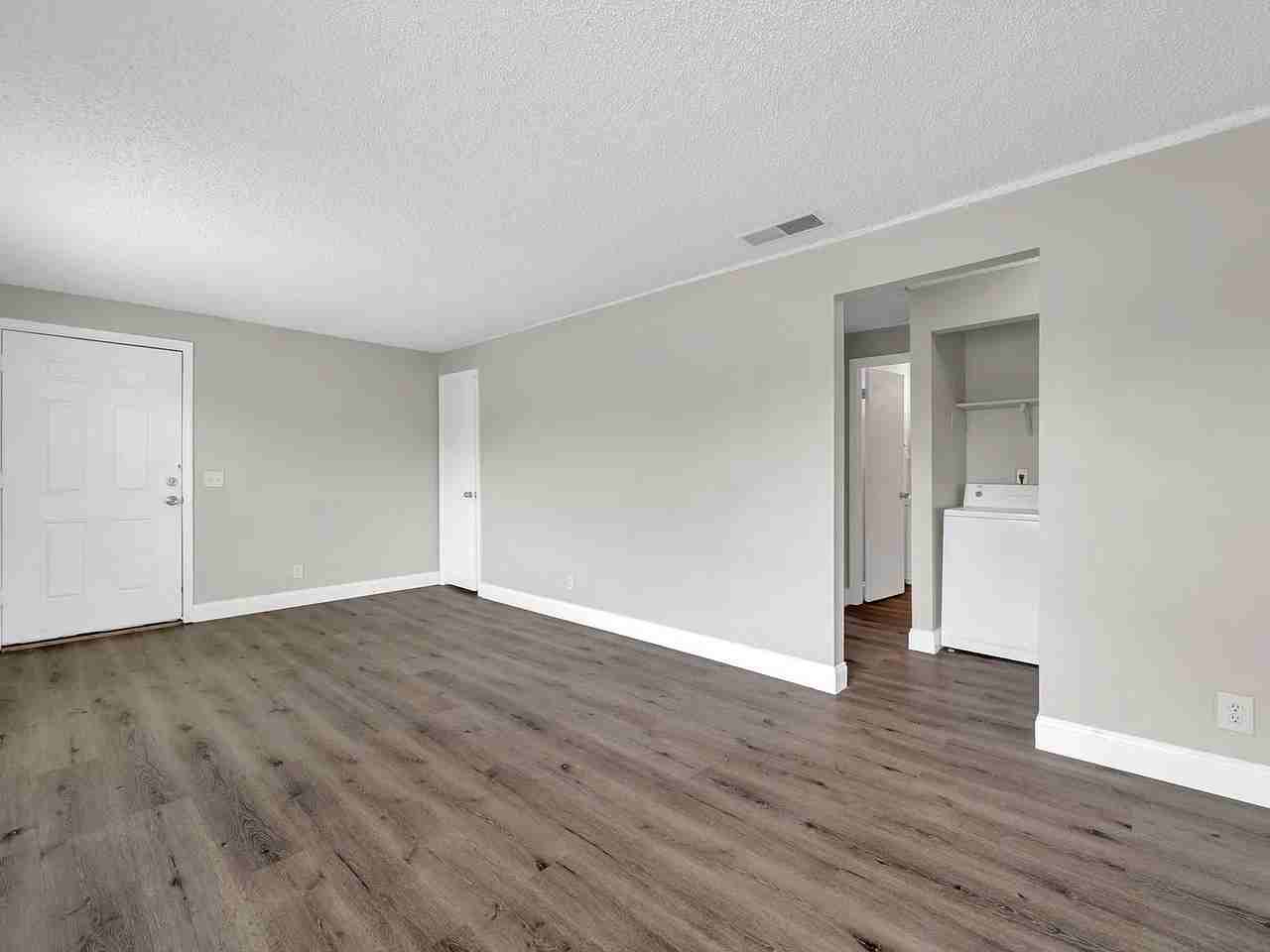 7009 S Mascotte St #C - Photo 3 of 9