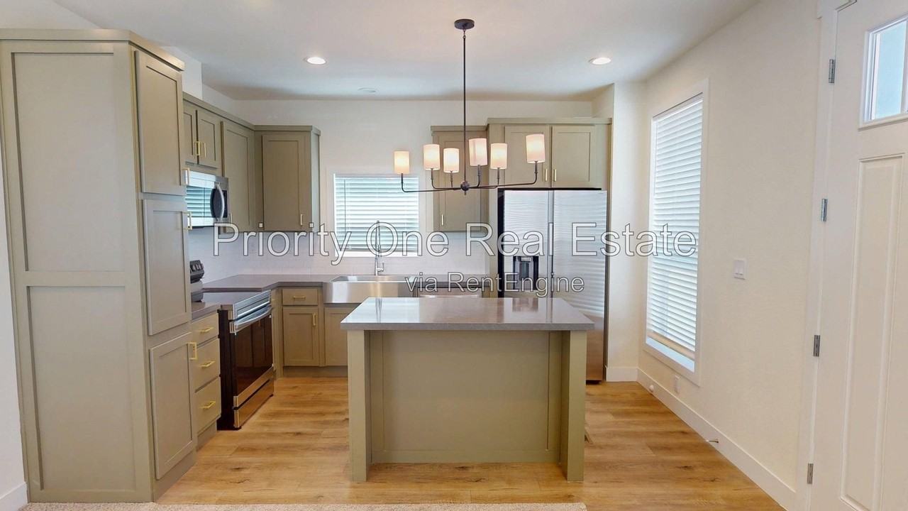 13151 Cayote Ave - Photo 2 of 12