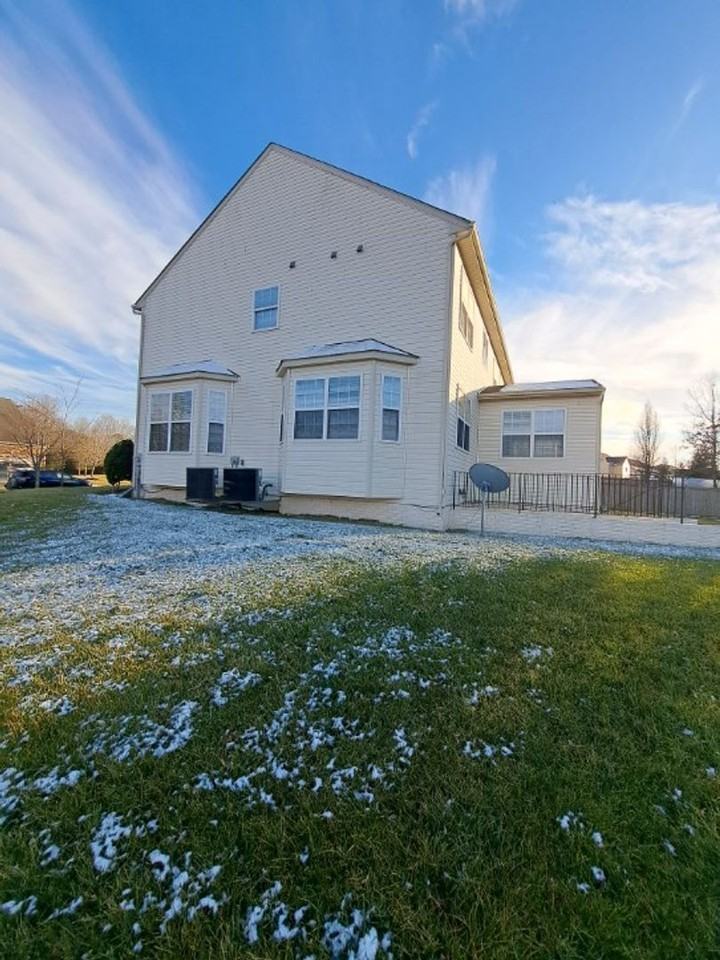 17305 Madrillon Way - Photo 7 of 50