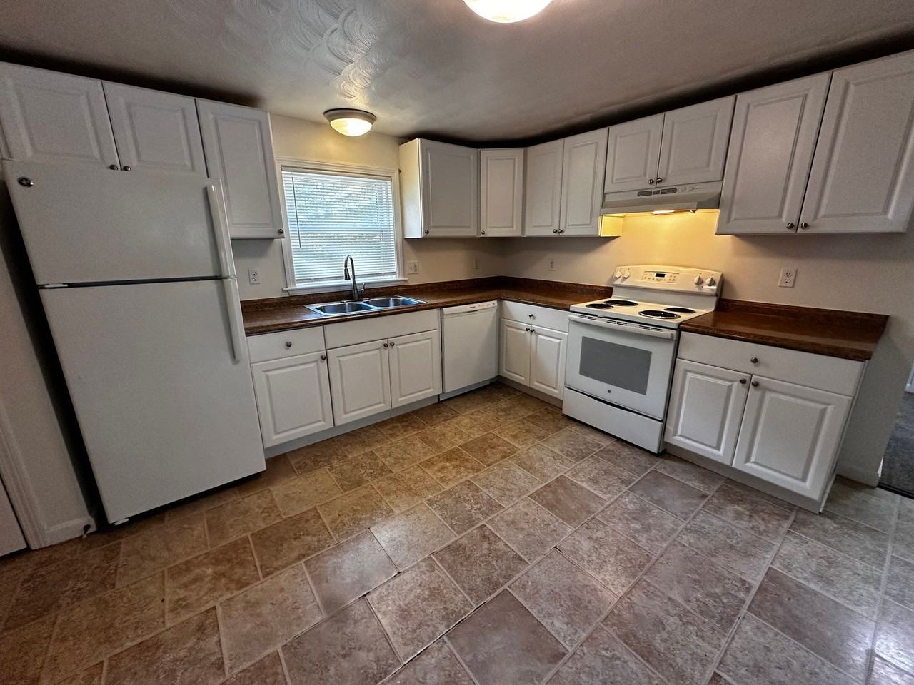 32 Concord Rd #6 - Photo 3 of 26
