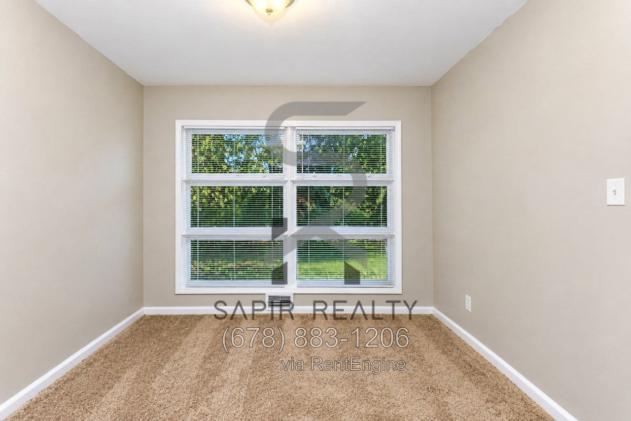 500 Hamilton E Holmes Dr Nw - Photo 3 of 18