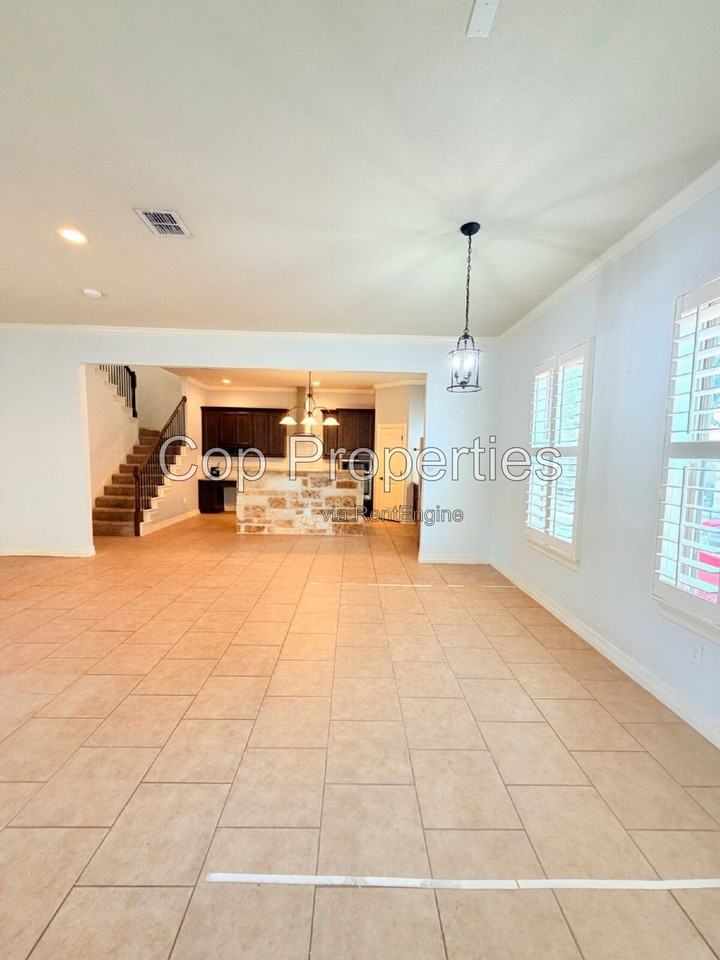 5923 Whitby Rd #102 - Photo 4 of 41