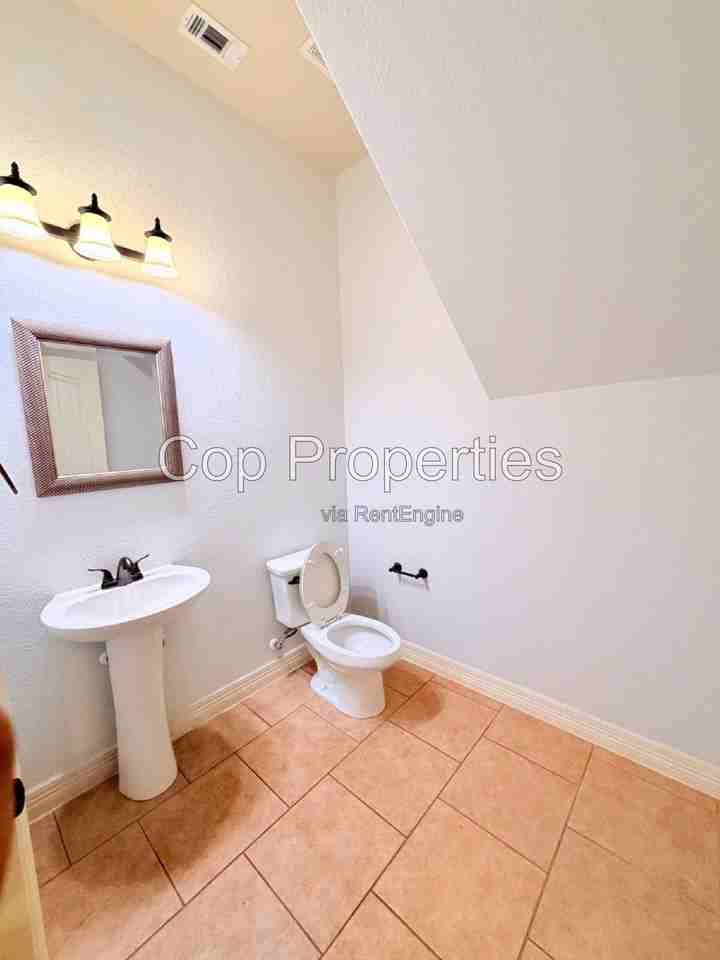 5923 Whitby Rd #102 - Photo 7 of 41