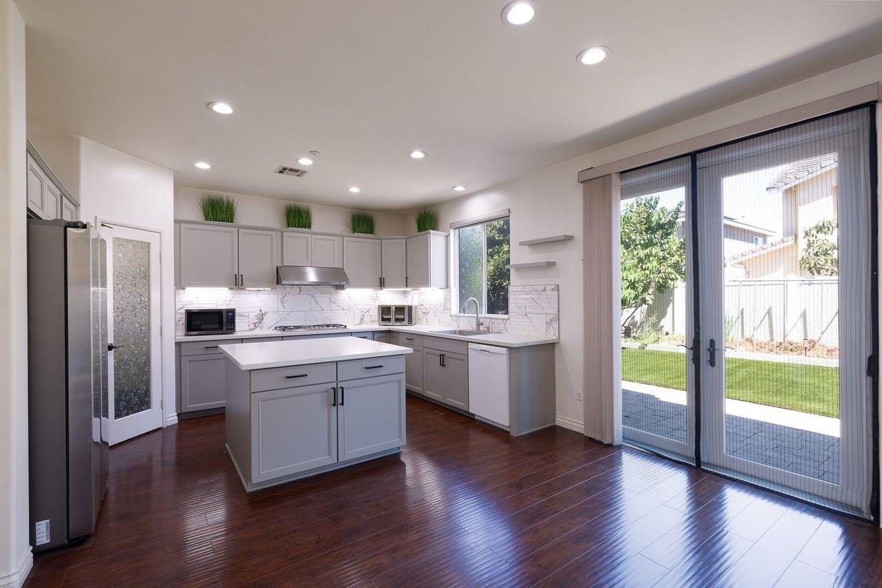 778 Entrada Dr - Photo 4 of 40