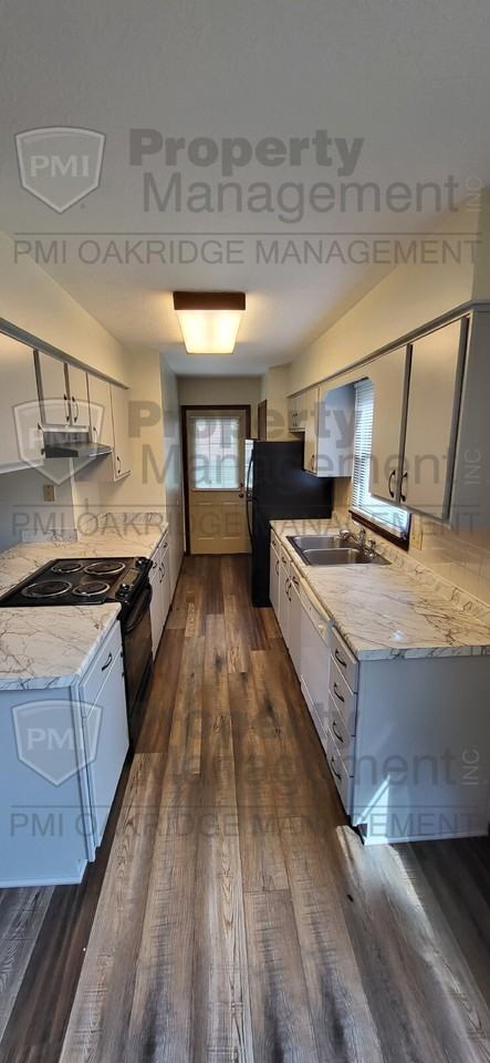 265 Woodlawn Dr - Photo 4 of 14