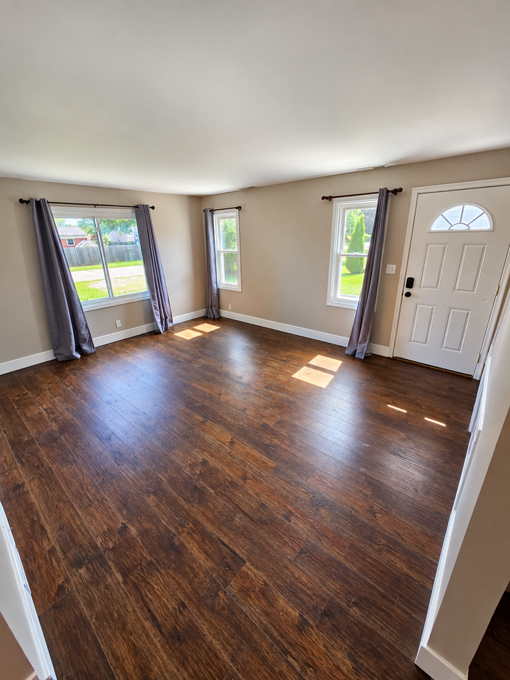 47211 Betty St - Photo 2 of 22