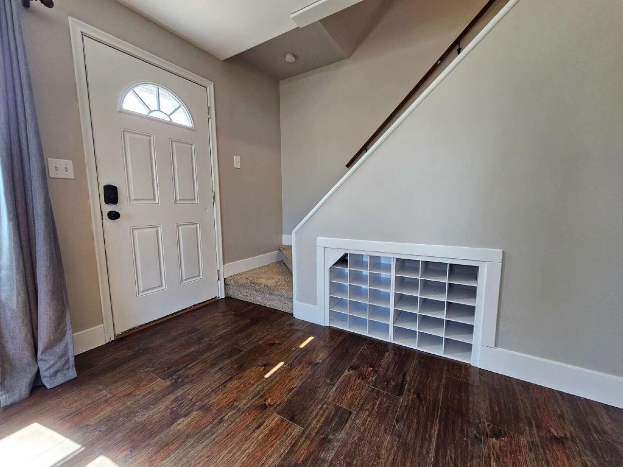 47211 Betty St - Photo 3 of 22
