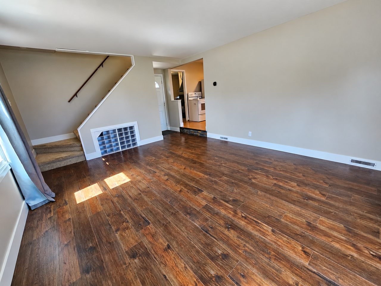 47211 Betty St - Photo 4 of 22