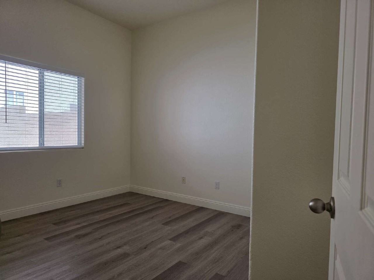 8712 Cypresswood Ave - Photo 5 of 23