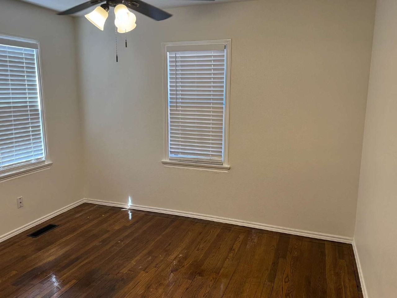 2517 28th St - Photo 6 of 29