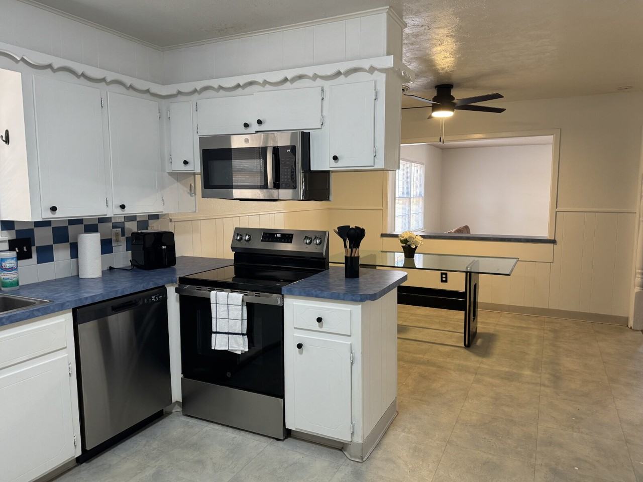 4604 27th St - Photo 5 of 17