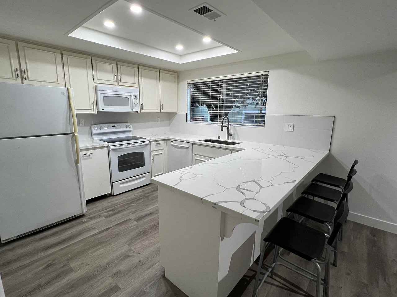 16 Salvatore Drive - Photo 7 of 9