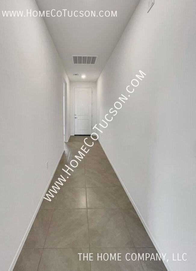 5618 W Monterey Dr - Photo 4 of 39