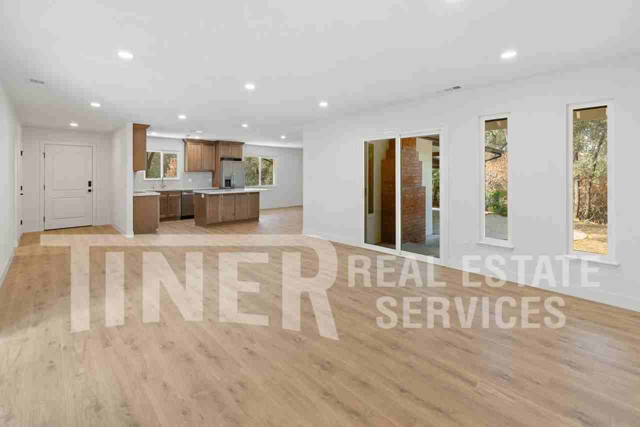 8683 King Rd - Photo 2 of 28