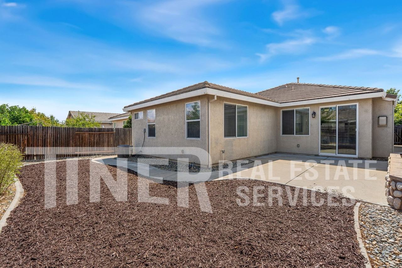 1839 Dawnelle Way - Photo 4 of 26