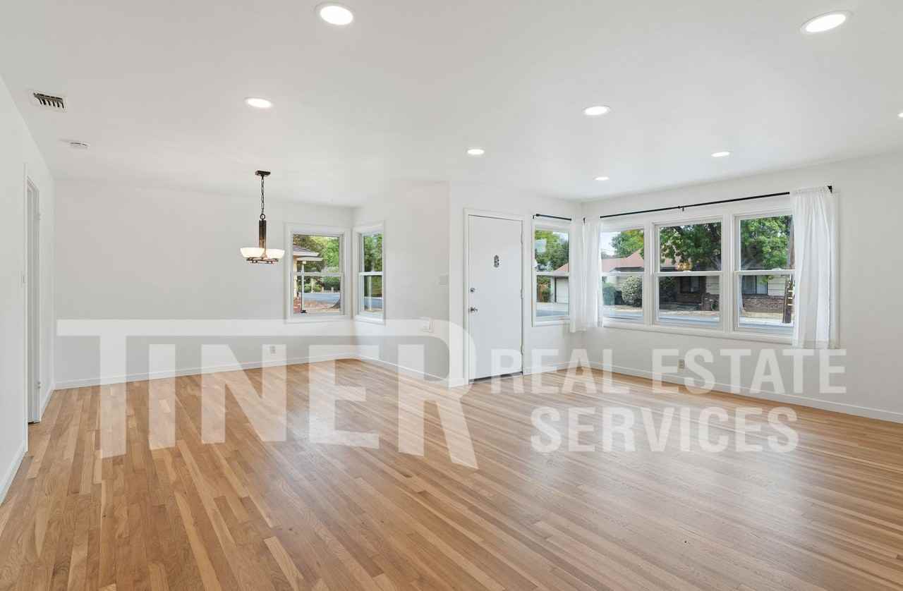3726 58th St - Photo 2 of 27
