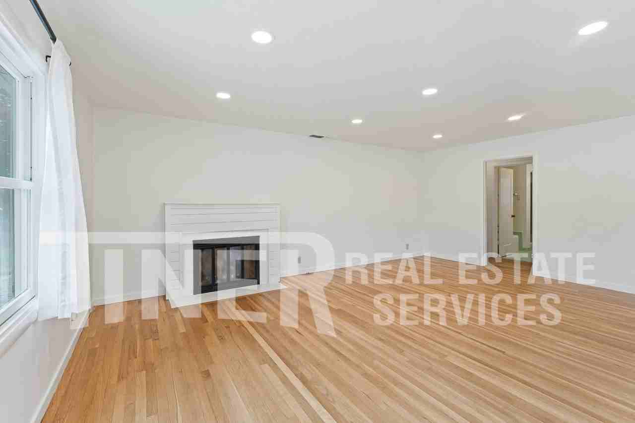 3726 58th St - Photo 3 of 27