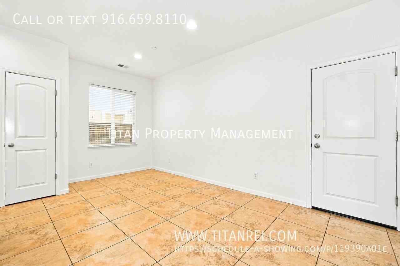1904 Ellesmere Loop - Photo 6 of 21