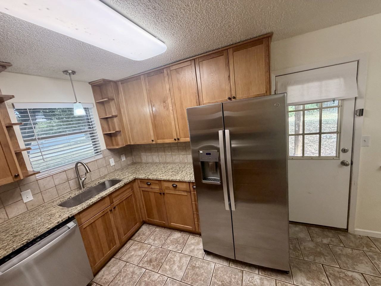 716 Rosewood Ave #NA - Photo 3 of 8