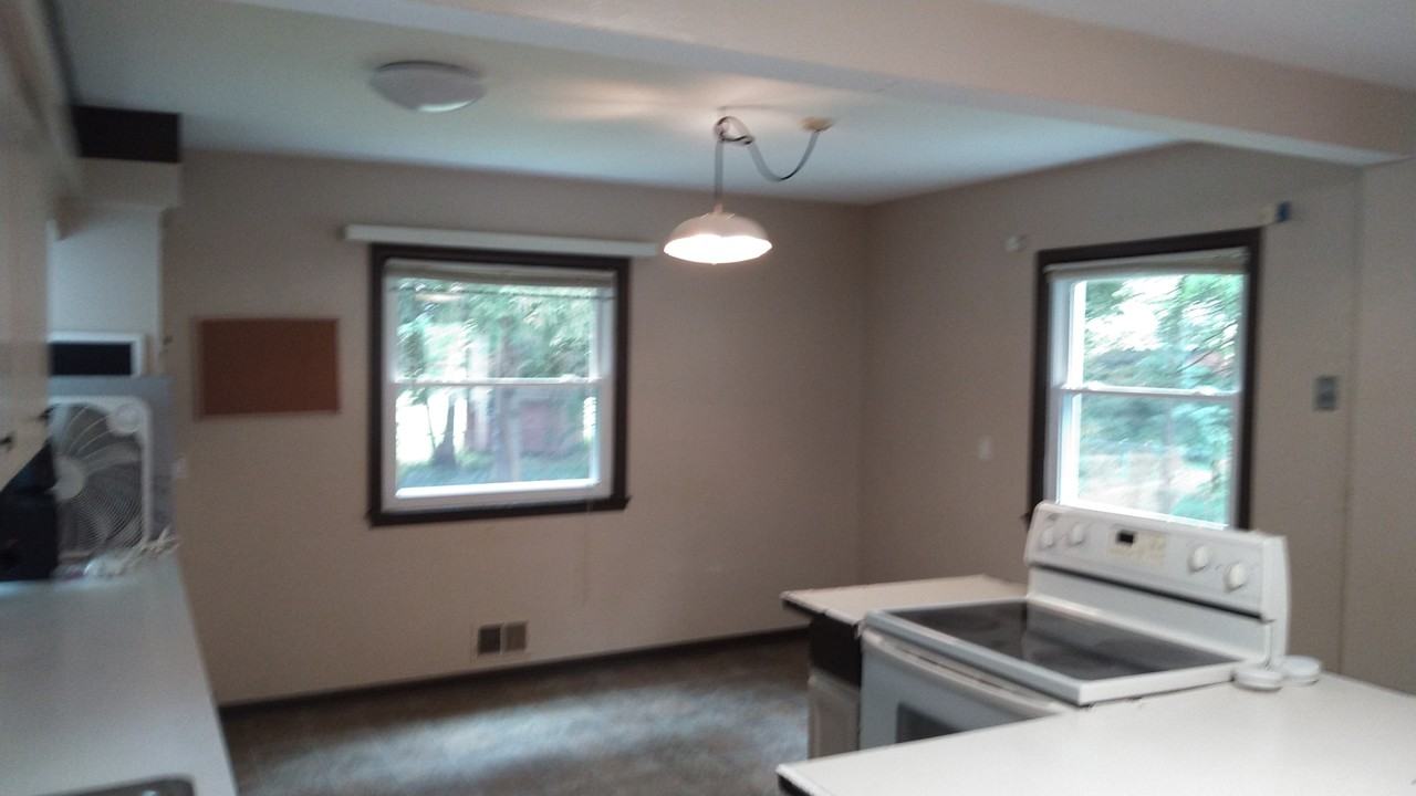 1537 Linden St #NA - Photo 2 of 7