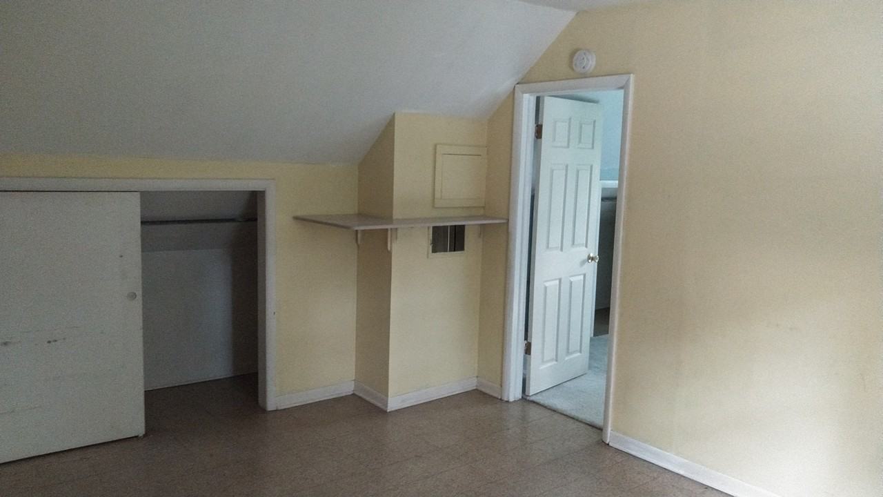 1537 Linden St #NA - Photo 5 of 7