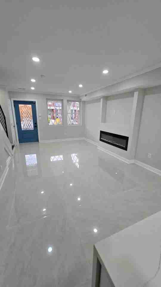 1742 Lyman Pl Ne - Photo 5 of 15