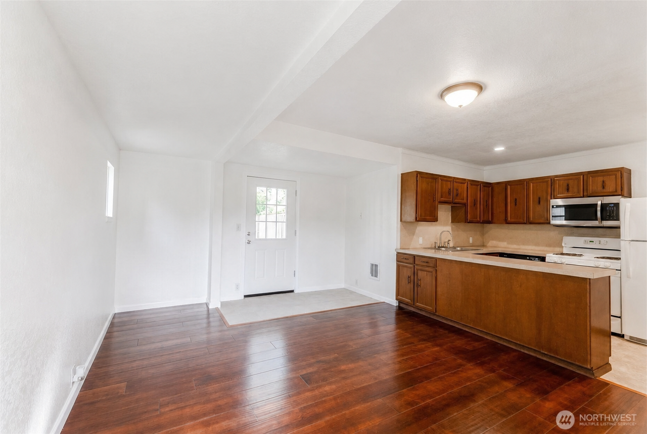 1405 N 11th St #D - Photo 4 of 12