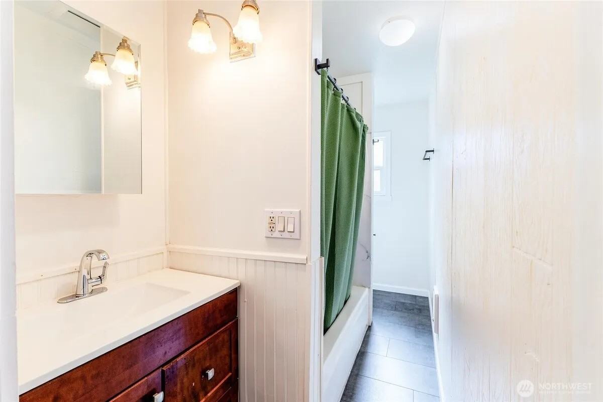 1405 N 11th St #D - Photo 7 of 12