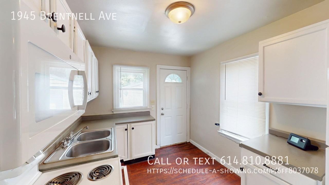 1945 Brentnell Ave - Photo 2 of 17