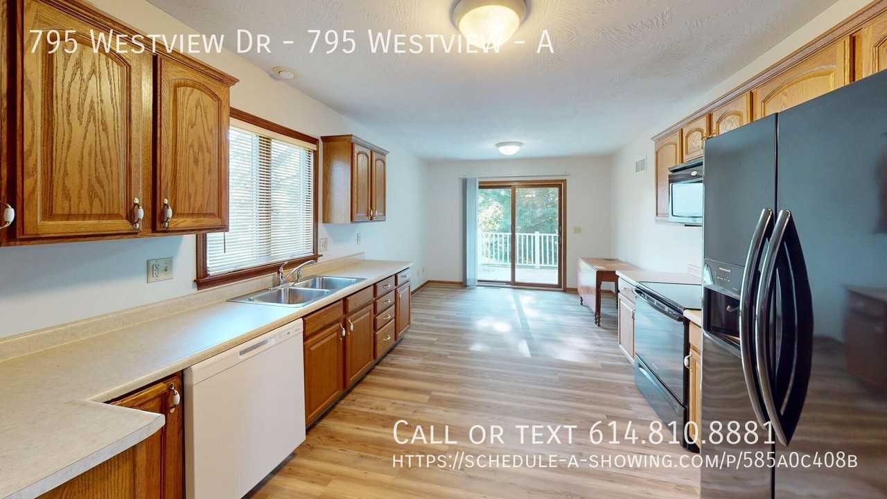 795 Westview Dr - 795 Westview #A - Photo 4 of 15