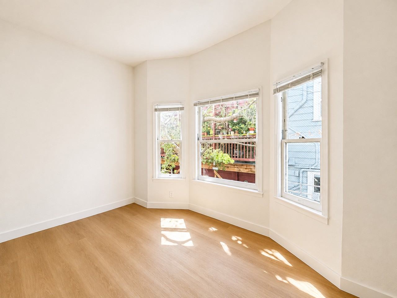 1715 Webster St #202 - Photo 5 of 12