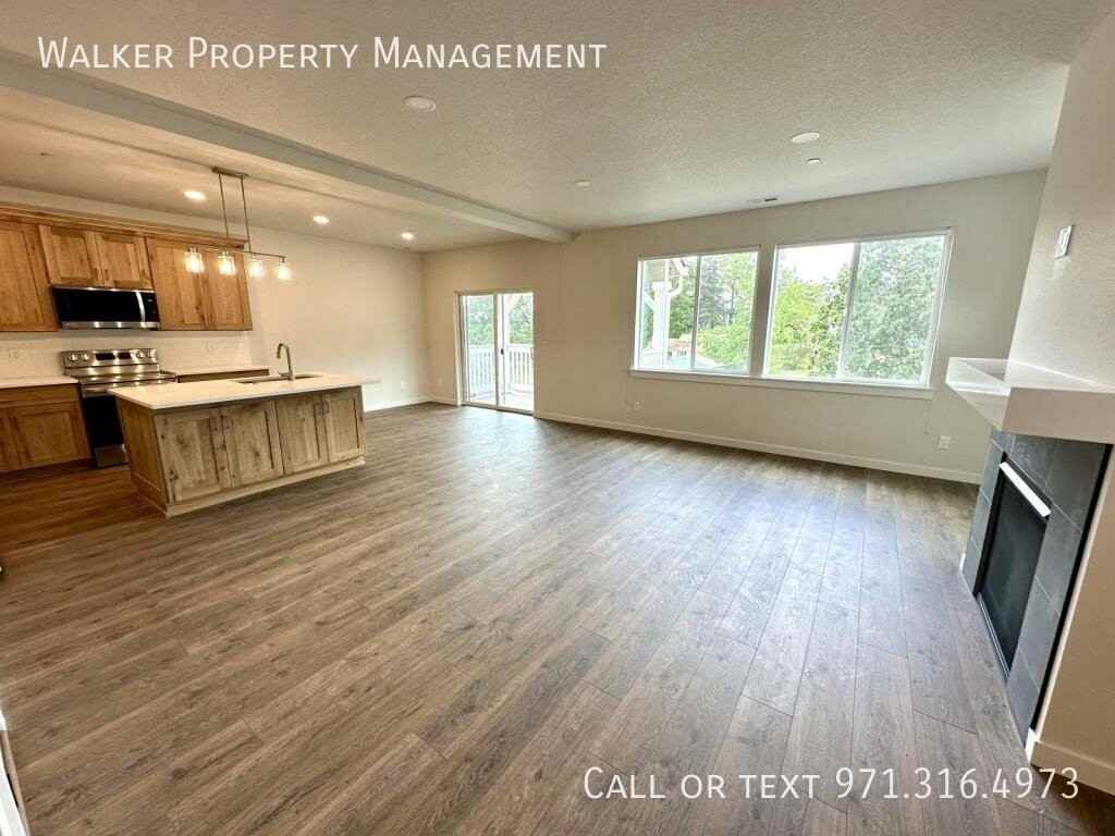 1019 E Rork Ct - Photo 4 of 31