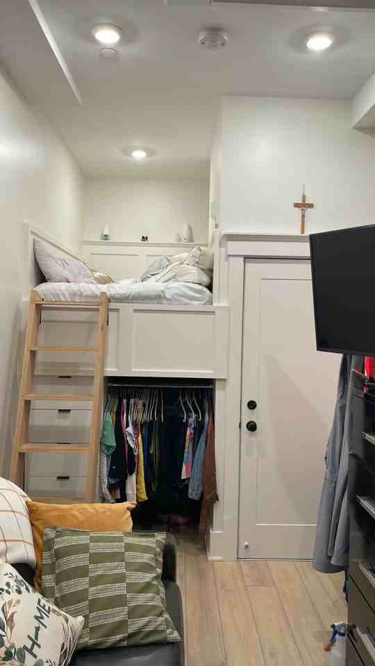 680 Winthrop Ave #2 - Photo 2 of 5