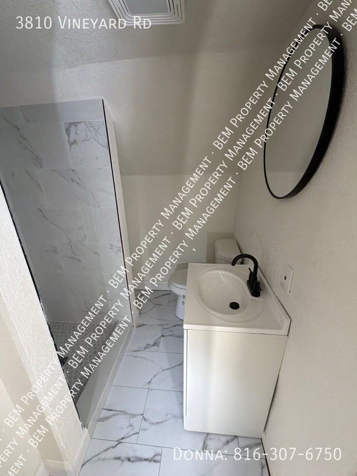 3810 Vineyard Rd - Photo 3 of 10