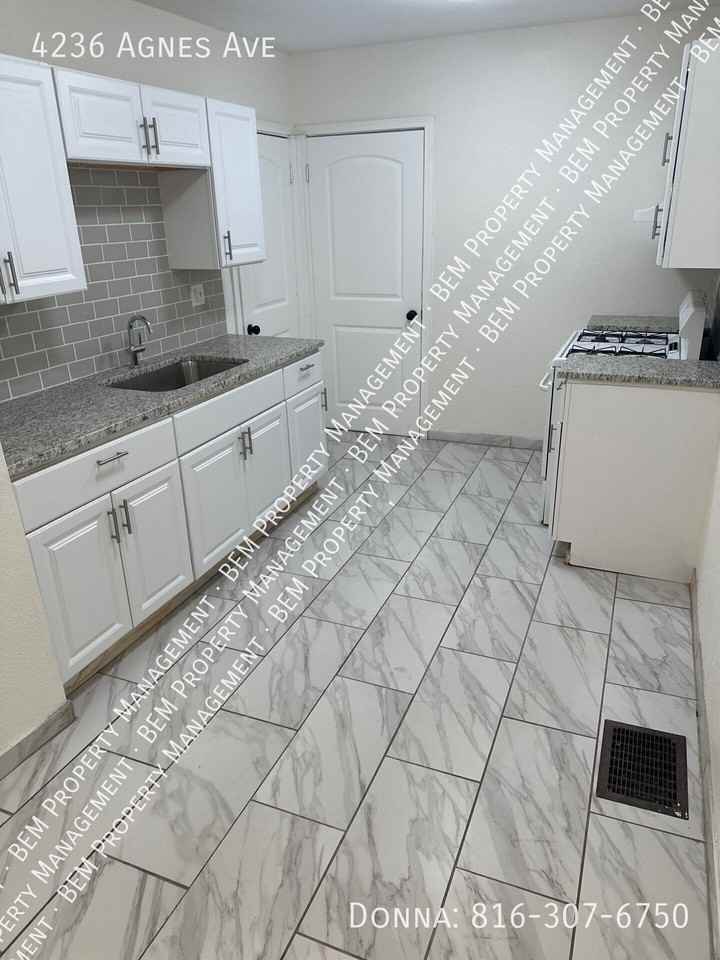 4236 Agnes Ave - Photo 3 of 19