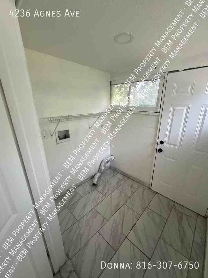4236 Agnes Ave - Photo 6 of 19